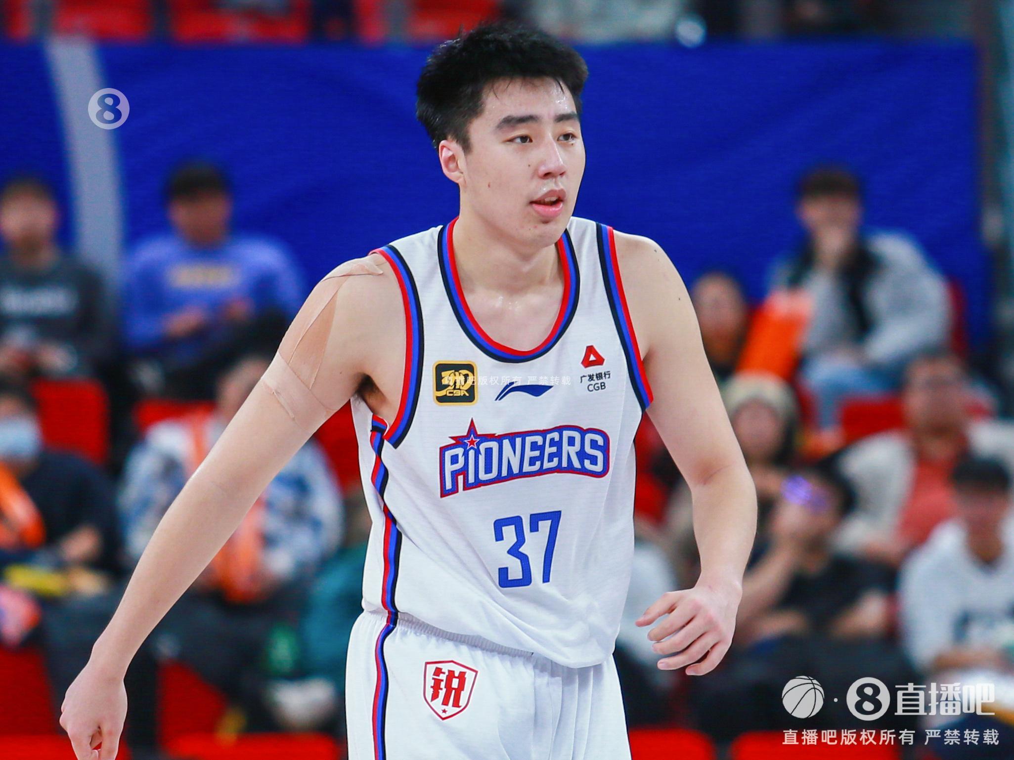 再度联手张庆鹏?上赛季效力天津的杜伯超和张益炅为北控出战夏联